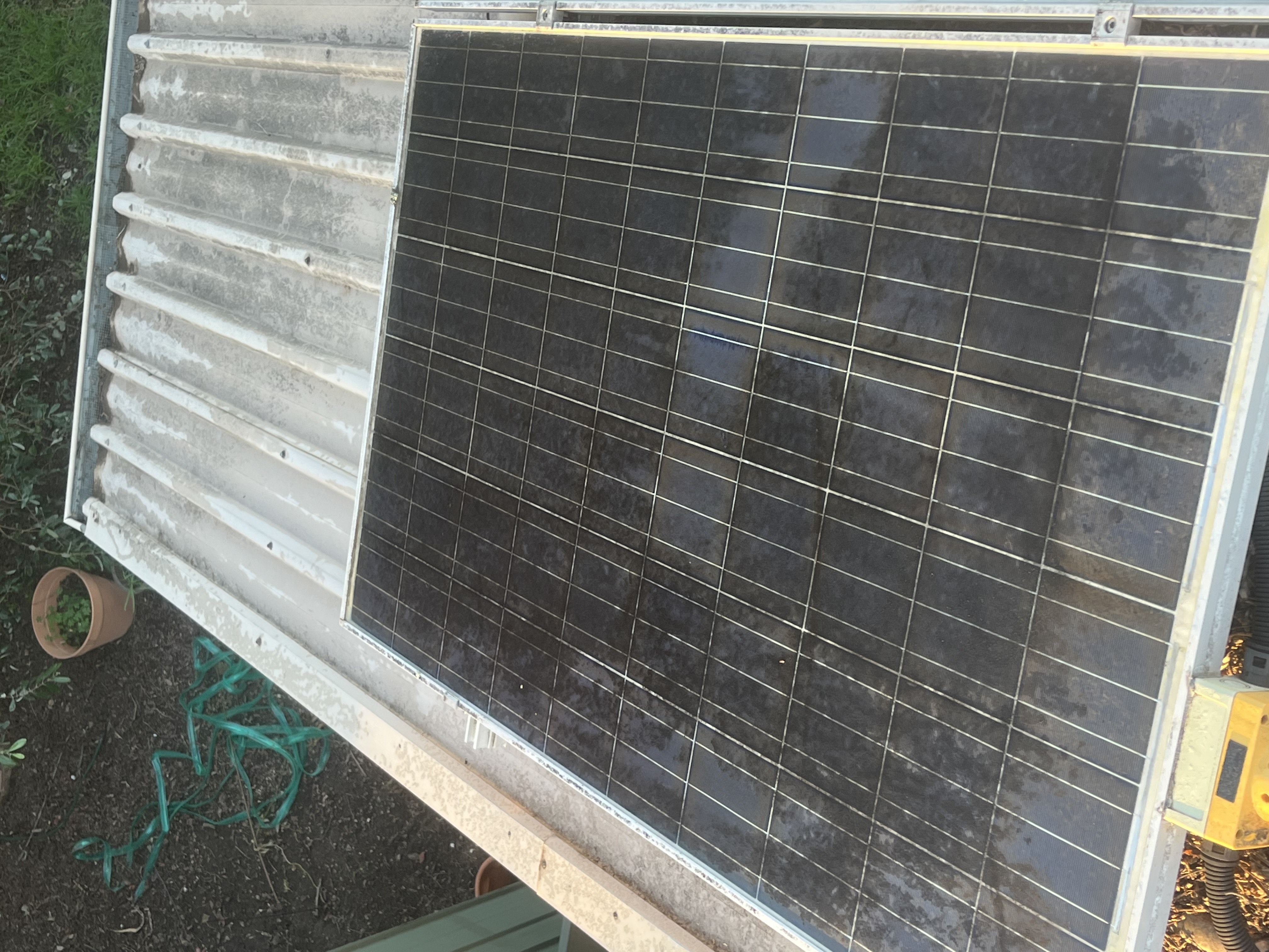 Dirty solar panels before Fresko Cleaning service